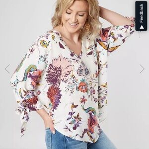 Day trip Floral V-Neck Women's Top